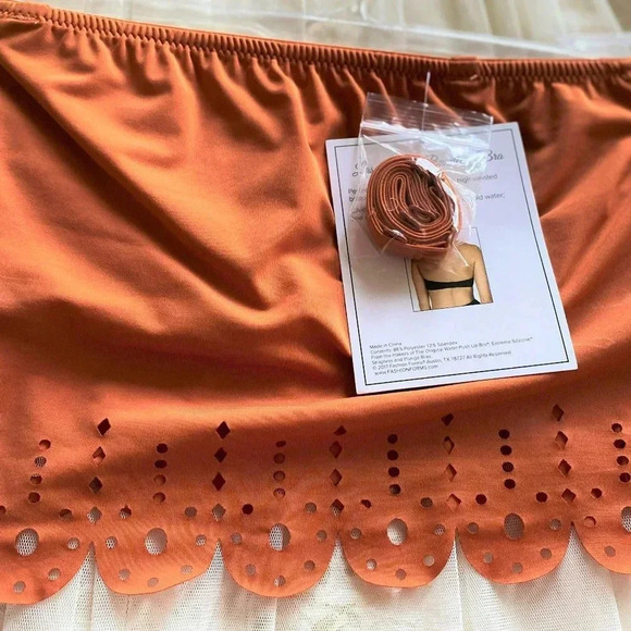 Fashion Forms Laser Cut Bandeau Bra Rust brown shade Size S - Picture 1 of 5